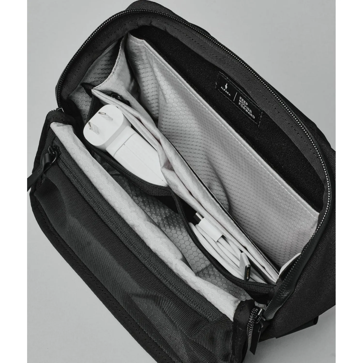 ALPAKA Vertex Pouch