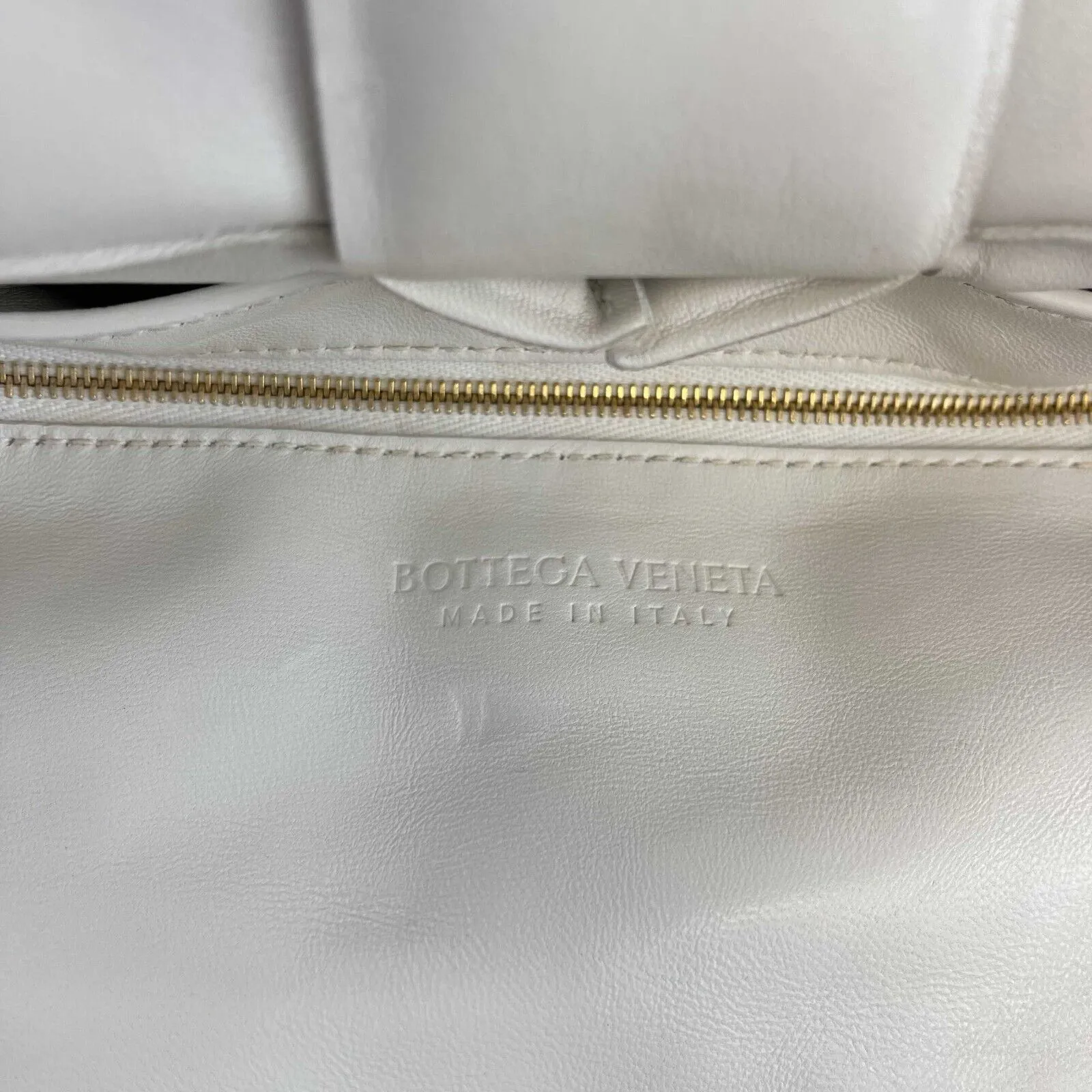 Bottega Veneta - Lambskin Maxi Intrecciato Padded White Crossbody