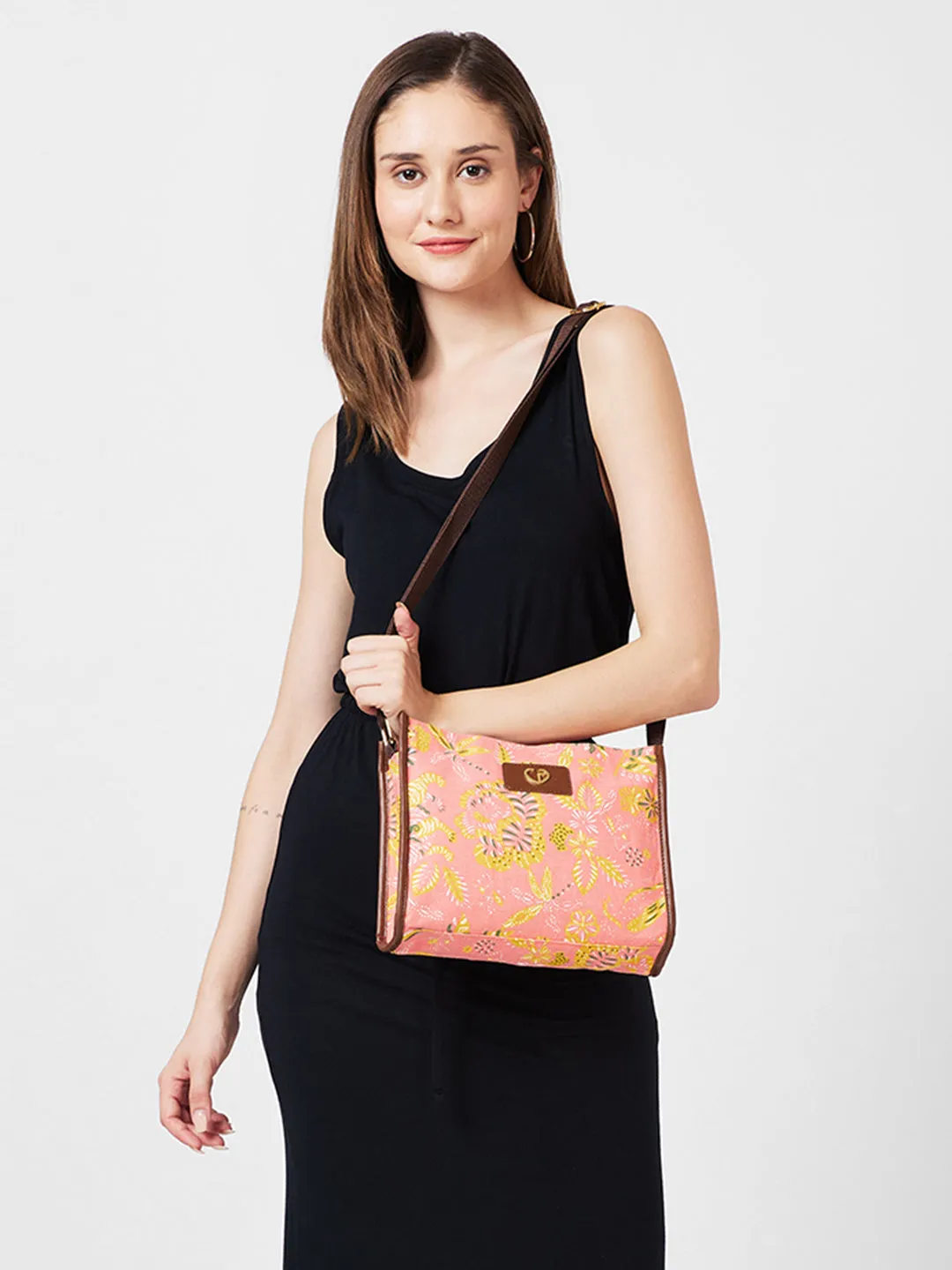 Caprese Hazel Sling Medium Coral
