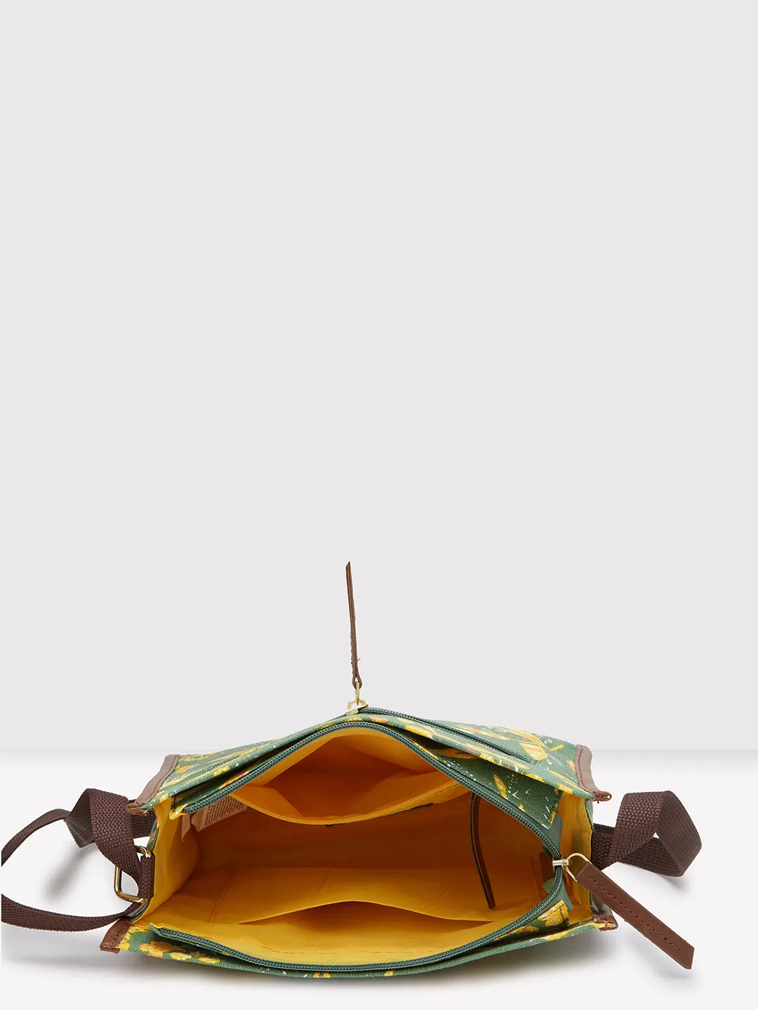 Caprese Hazel Sling Medium Olive