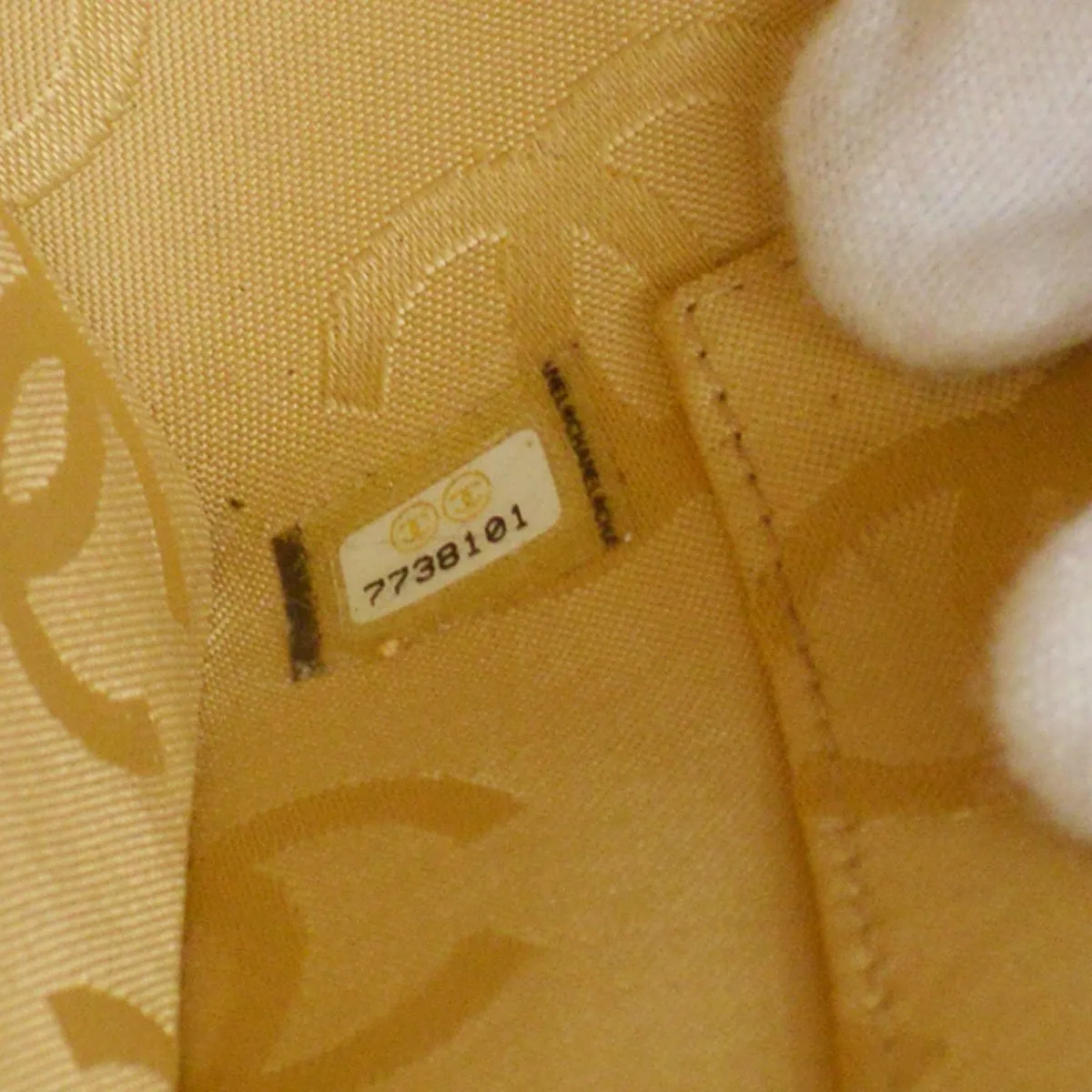 CHANEL 2001-2003 Beige Caviar Wild Stitch Tote