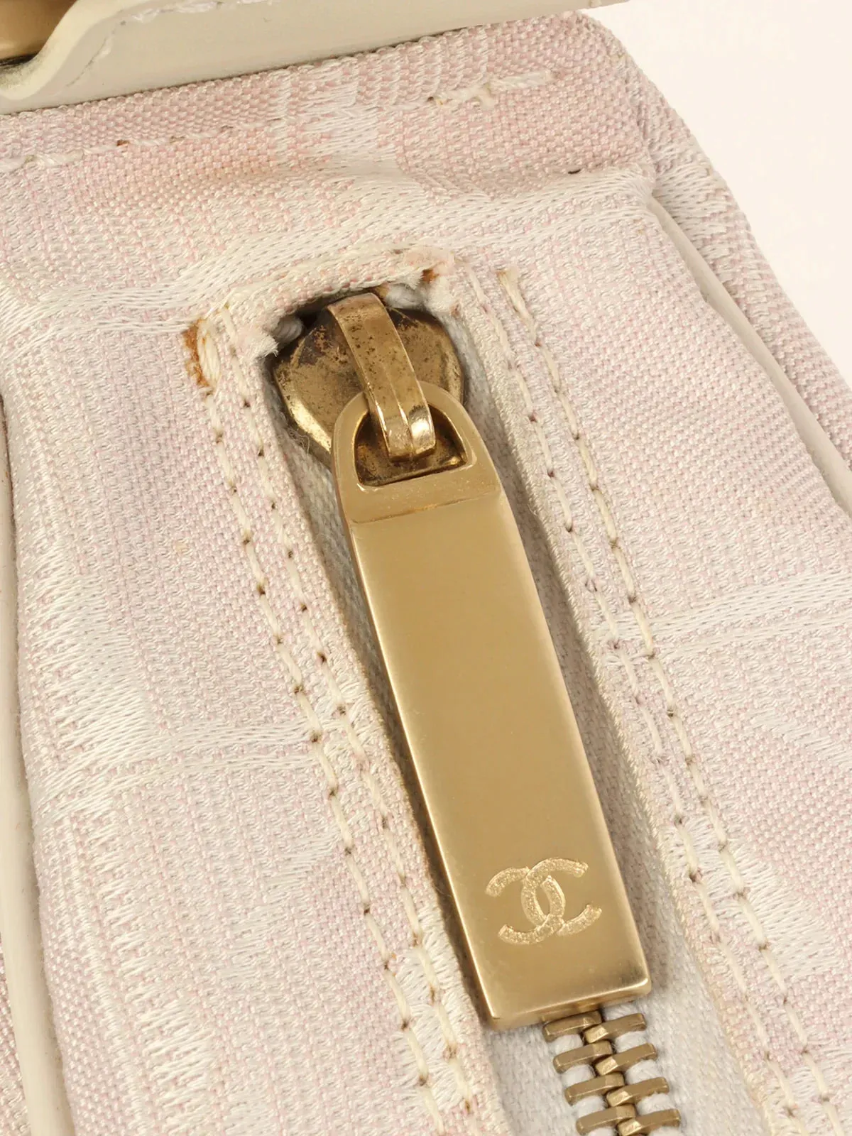 CHANEL 2001 Made New Travel Nylon Shoulder Bag Pink/White