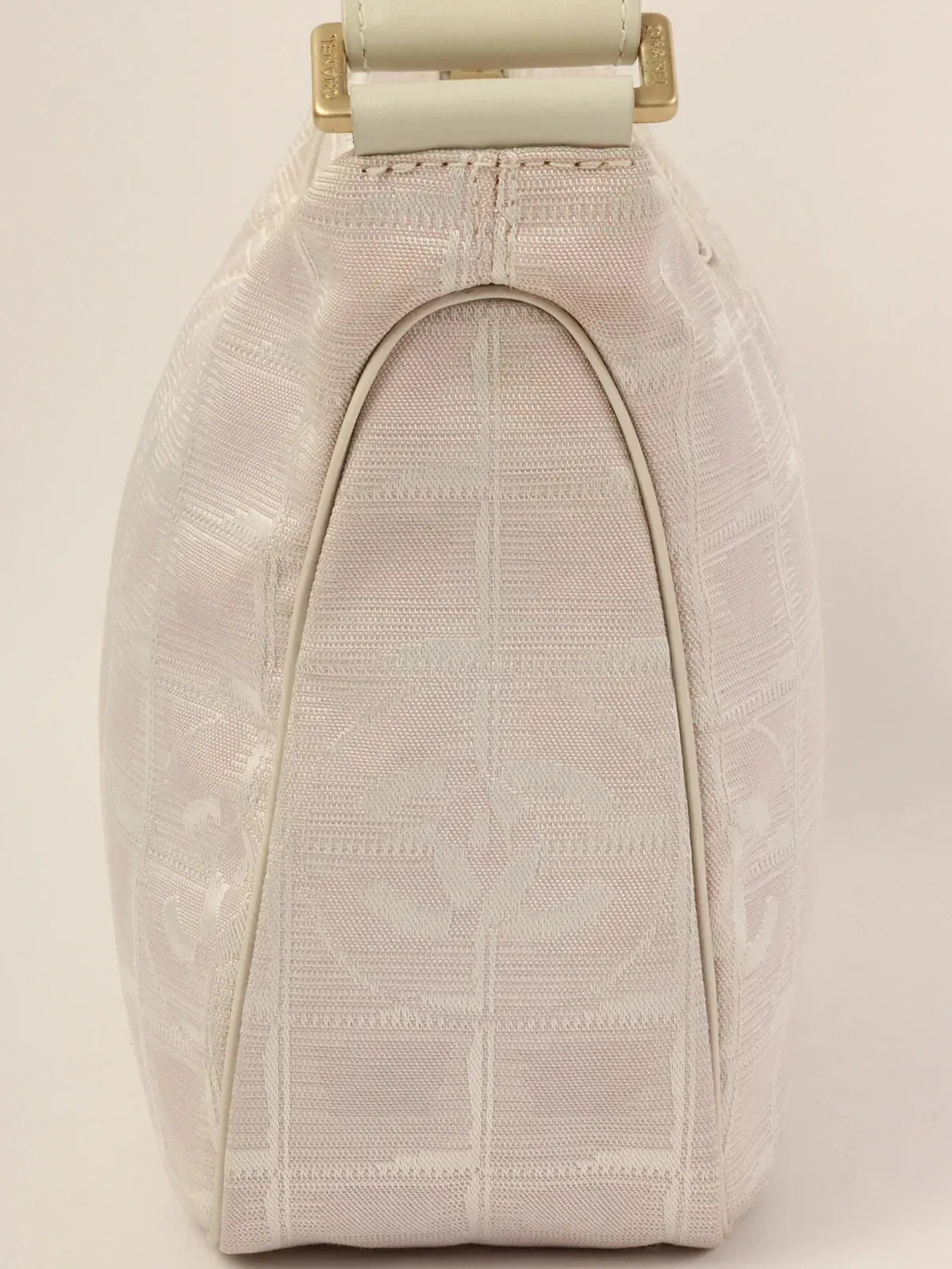 CHANEL 2001 Made New Travel Nylon Shoulder Bag Pink/White