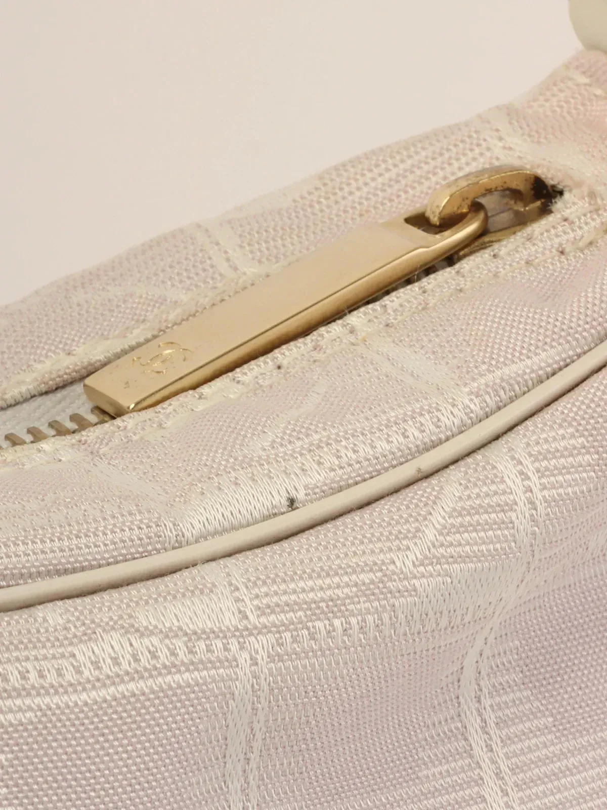 CHANEL 2001 Made New Travel Nylon Shoulder Bag Pink/White