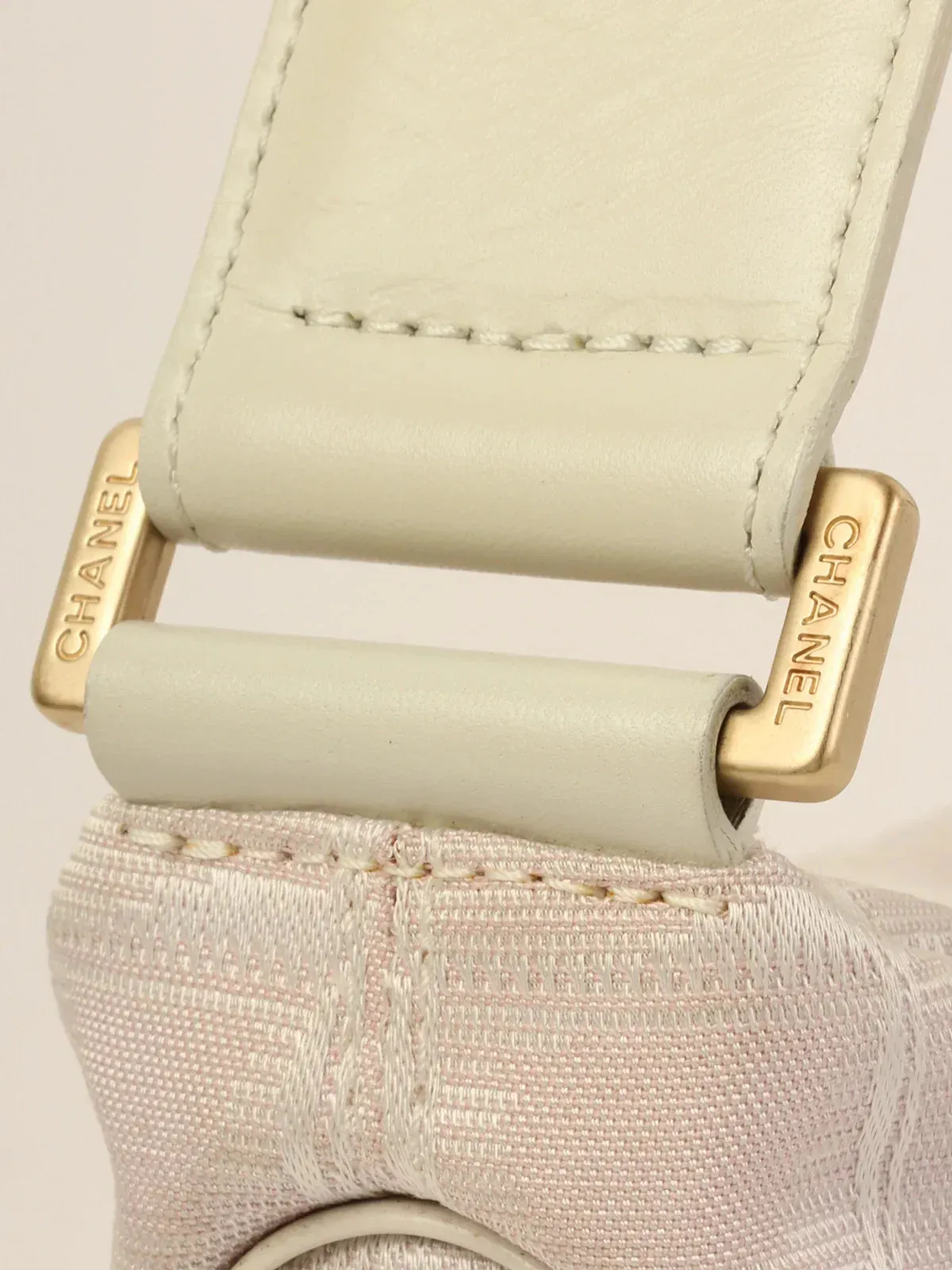 CHANEL 2001 Made New Travel Nylon Shoulder Bag Pink/White